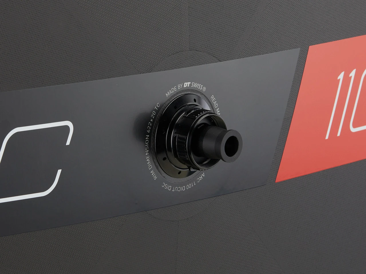 Dt-swiss Set De Roues En Carbone ARC 1400 DICUT 80/Pleine Disc Center Lock 28" 8 Dt-swiss Set De Roues En Carbone ARC 1400 DICUT 80/Pleine Disc Center Lock 28" – Image 8